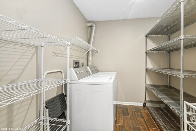 Building Photo - 470 Fawell Blvd