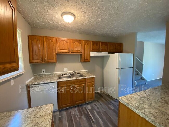 Building Photo - 2562 Bracebridge Dr