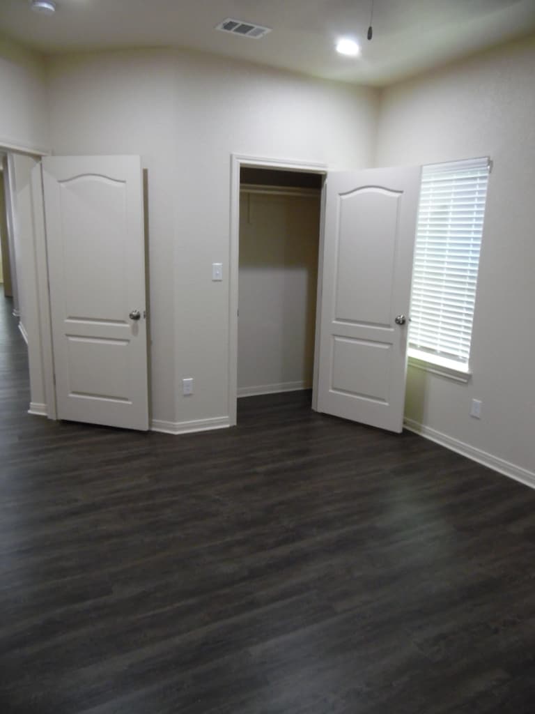 Building Photo - 301 W Panther Way