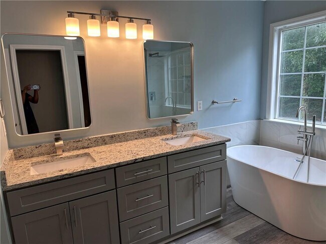 Building Photo - 816 Norwalk Cove NE
