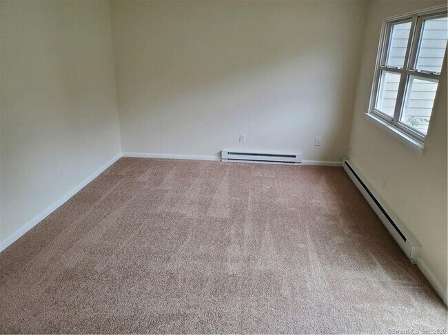 Building Photo - 38 Sunny Valley Rd