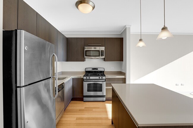 Building Photo - 225 N Columbus Dr