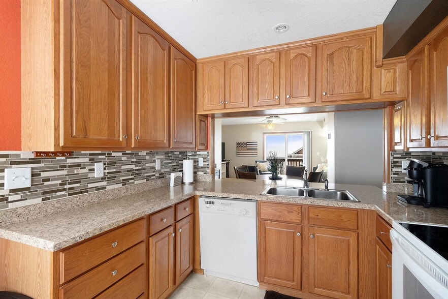 Building Photo - 12 Hannah Ln