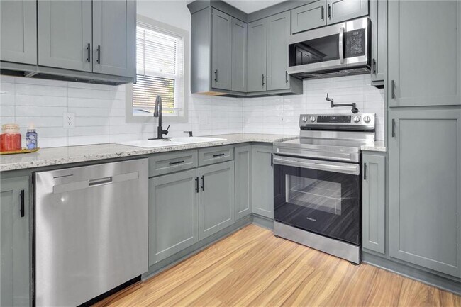 Building Photo - 3119 Piper Dr