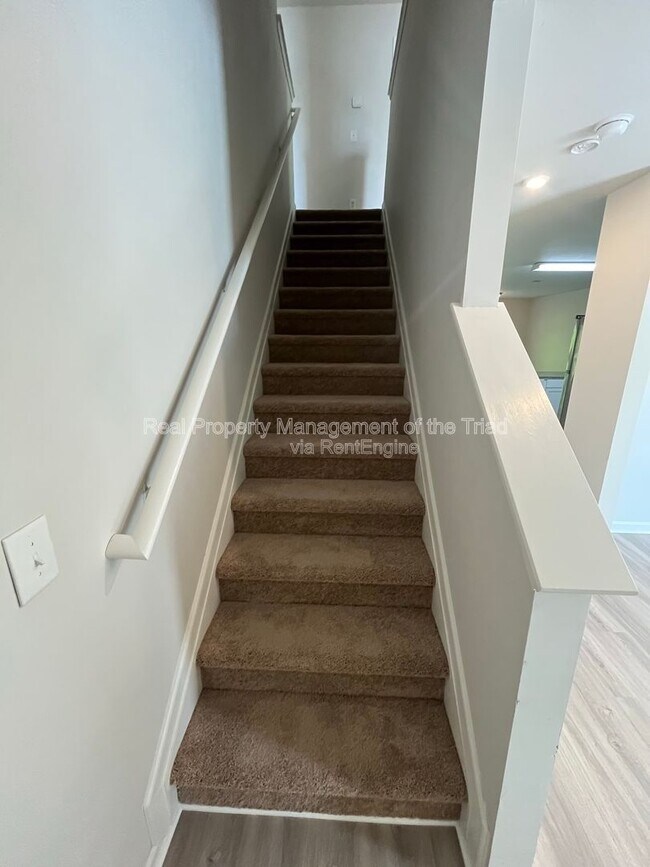 Building Photo - 3802 Bellingham Ct