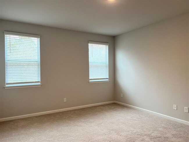 Building Photo - 1011 Altavista