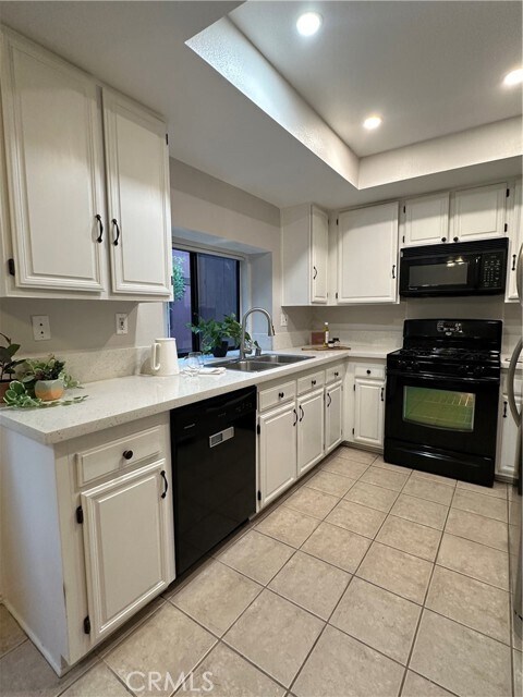 Building Photo - 21931 Burbank Blvd