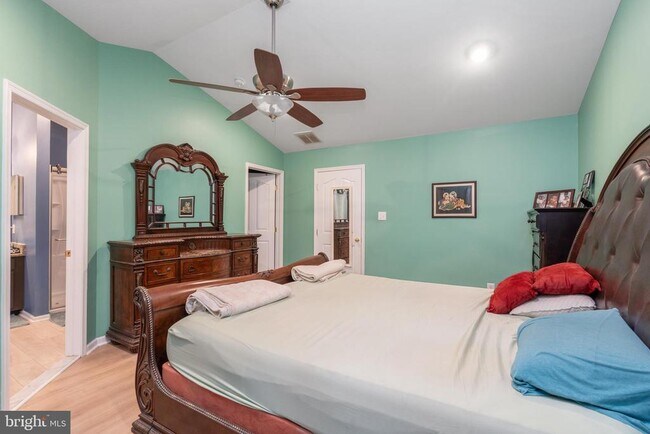 Building Photo - 802 Yarrow Cir