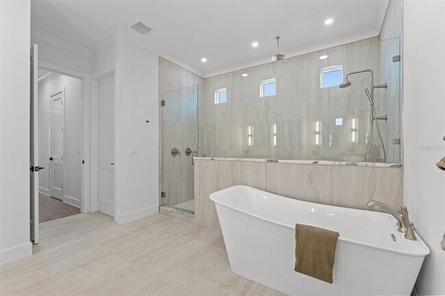 Building Photo - 500 E Davis Blvd