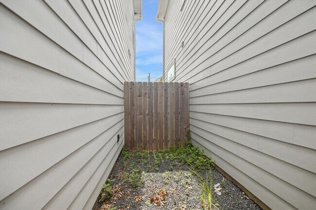 Building Photo - 9452 Kerrwood Ln