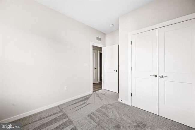 Building Photo - 42508 Invergordon Ter