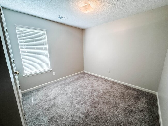 Building Photo - 1532 Pemberton Ln