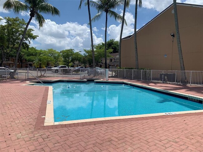 Building Photo - 8104 SW 21st Ct