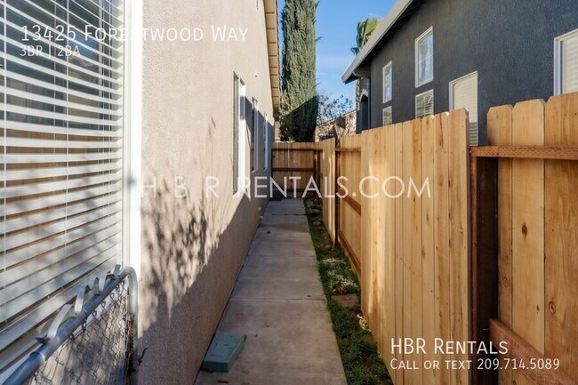 Building Photo - 13425 Forestwood Way