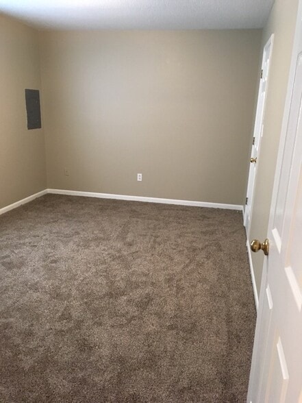 Building Photo - 5339 Ponderosa St.