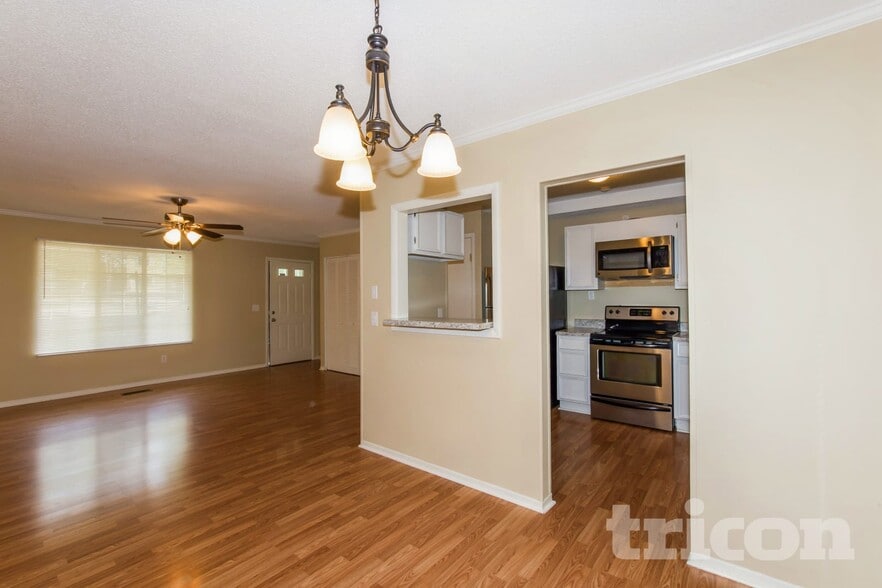 Building Photo - 6 Forestgrove Ct