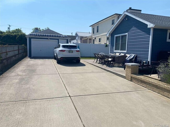 Building Photo - 2121 Atlantic Blvd