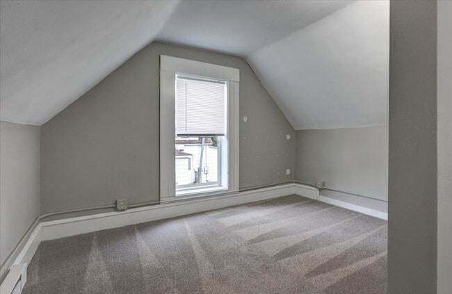 Building Photo - 3 Bedroom 1 Bath House - Menomonie