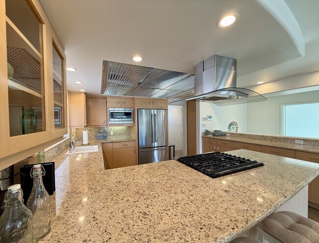 Building Photo - 3744 Ocean Dr