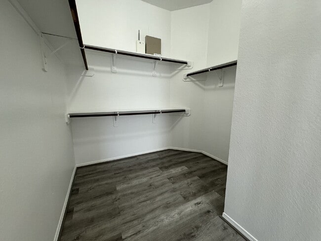 Building Photo - Enjoy living in this single story 3 bedroom+office that has a closet so it could be a 4th bedroom...