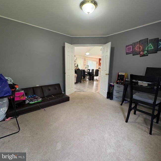 Building Photo - 629 Welsh Dr