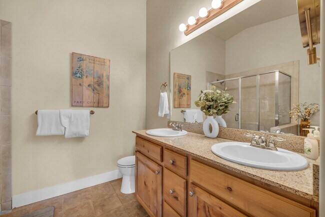 Building Photo - Furnished Bear Hollow Townhome