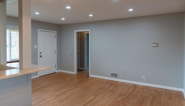 Building Photo - 3 Bed 2 Bath Home For Rent across from Sloan's Lake!