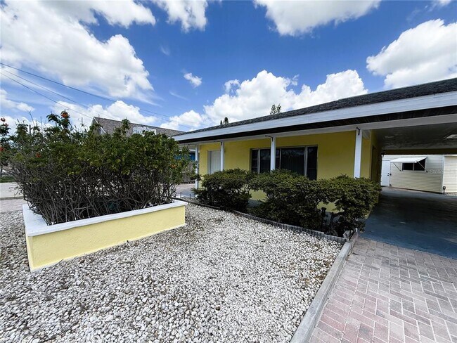 Building Photo - 14017 W Parsley Dr