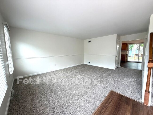 Building Photo - 55 Beech Ln