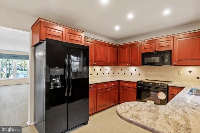 Building Photo - 4111 Nantucket Dr