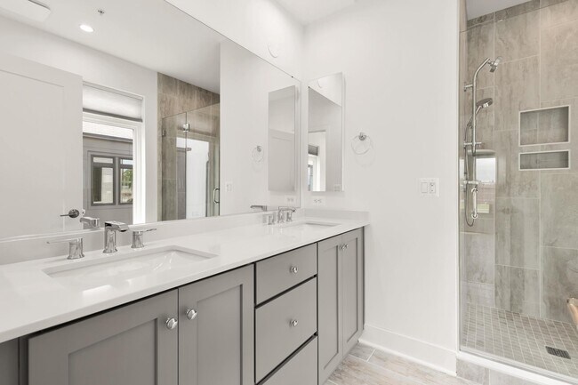 Building Photo - 39 Lower Service Ct NW