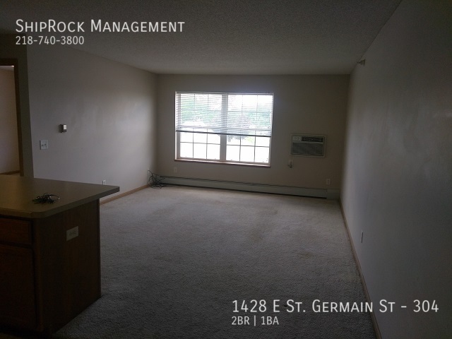 Building Photo - 1428 E St Germain St