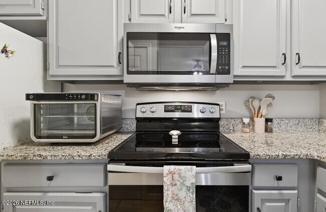 Building Photo - 323 Sand Castle Way