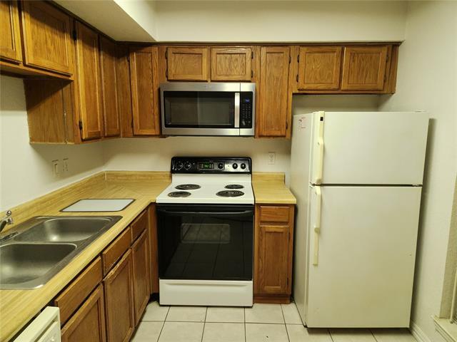 Building Photo - 9813 Walnut St