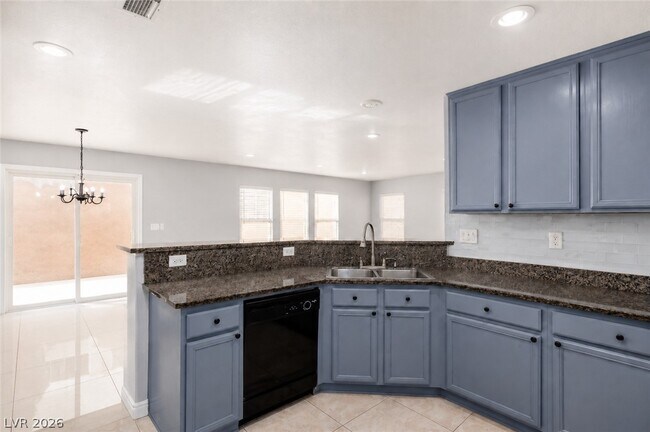 Building Photo - 125 Copper Pine Ave