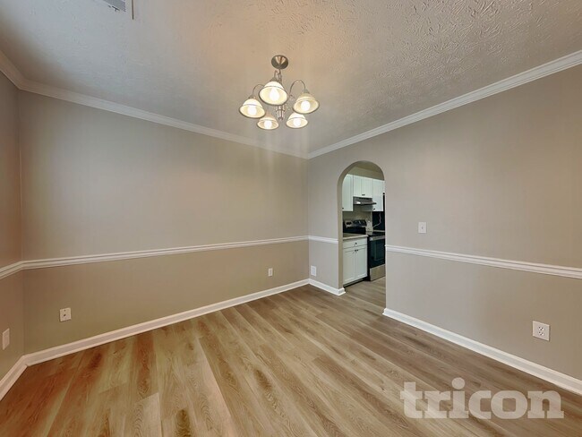 Building Photo - 266 Summer Hill Cir