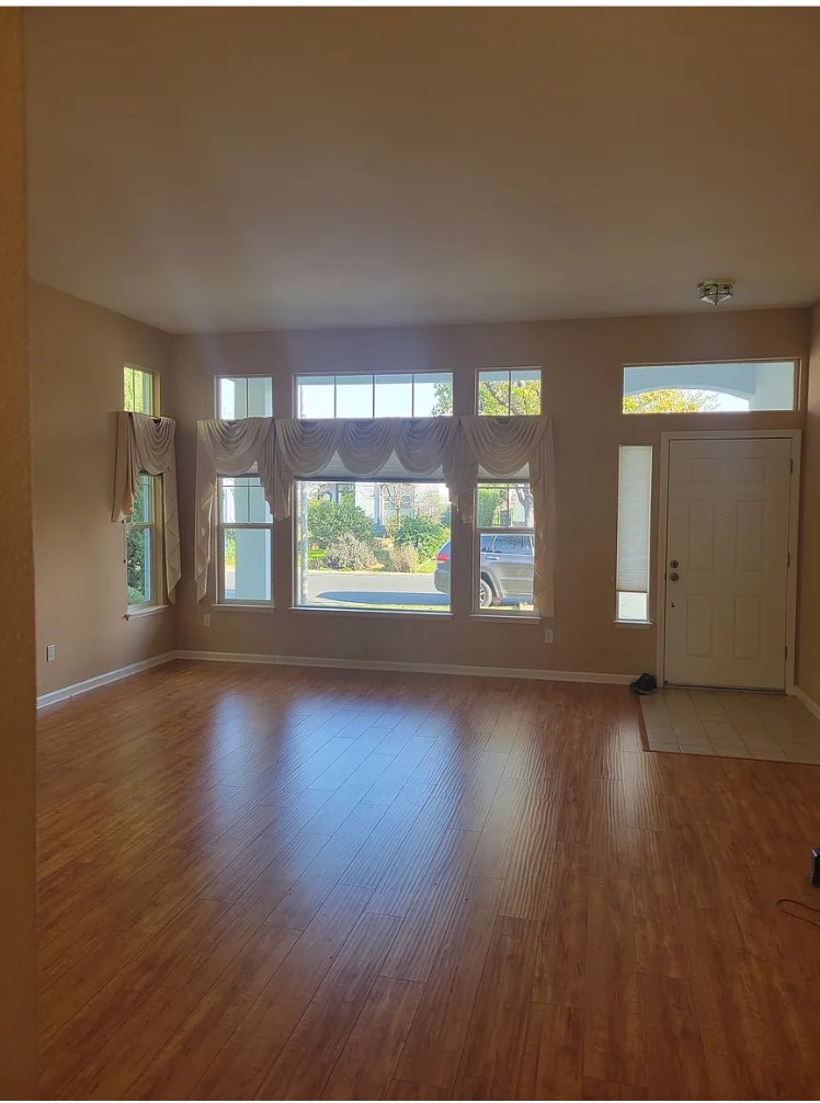 Building Photo - 723 Deerfield Way
