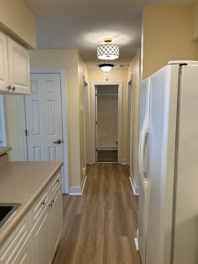 Building Photo - 627 Woodmoor Dr