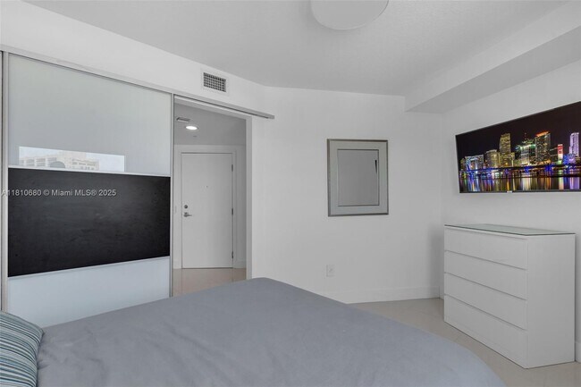 Building Photo - 6700 Indian Creek Dr