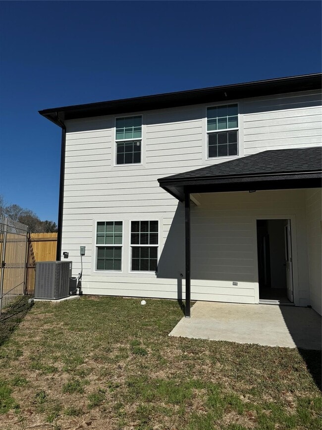 Building Photo - 8522 Viterbo Rd