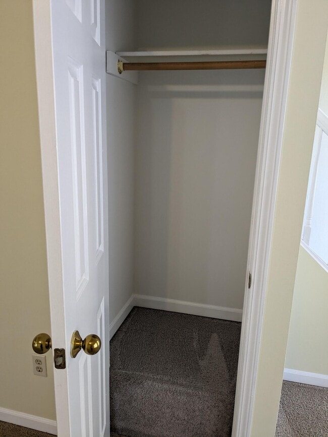 Building Photo - 2411 Carnation Dr