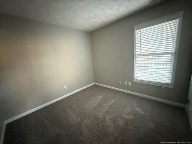 Building Photo - 8420 Deertrot Dr