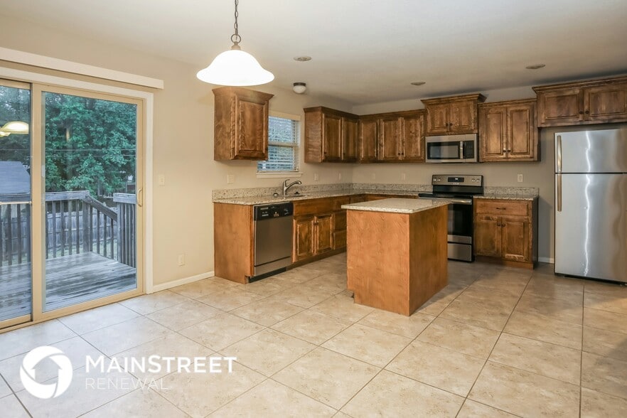 Building Photo - 529 S Walnut St