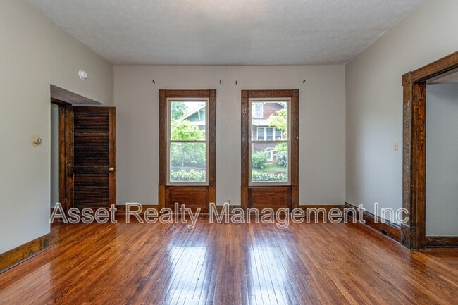 Building Photo - 820 Luttrell St