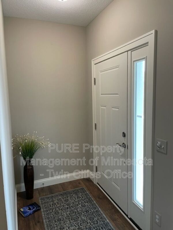 Building Photo - 631 Liberty Wy