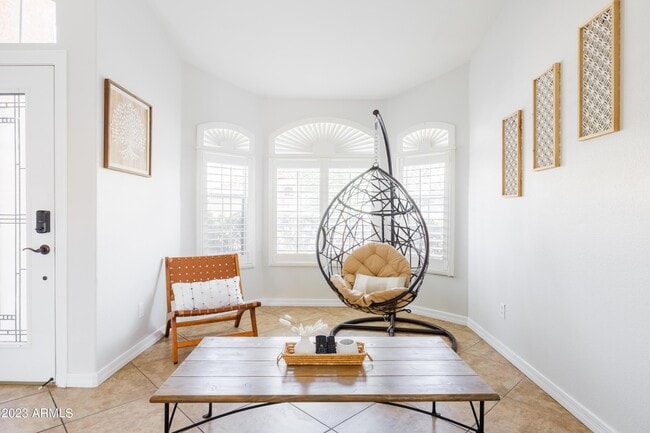 Building Photo - 1431 E Century Ave