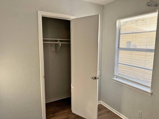 Building Photo - 4118 Palomino St