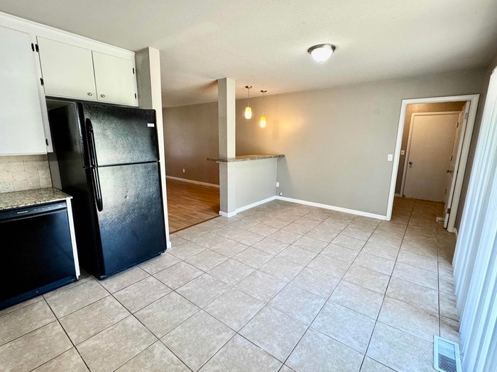 Building Photo - 1113 N Hickory Ave