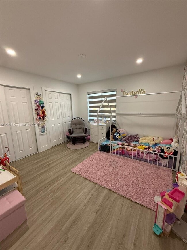 Building Photo - 1040 NW 127th Pl