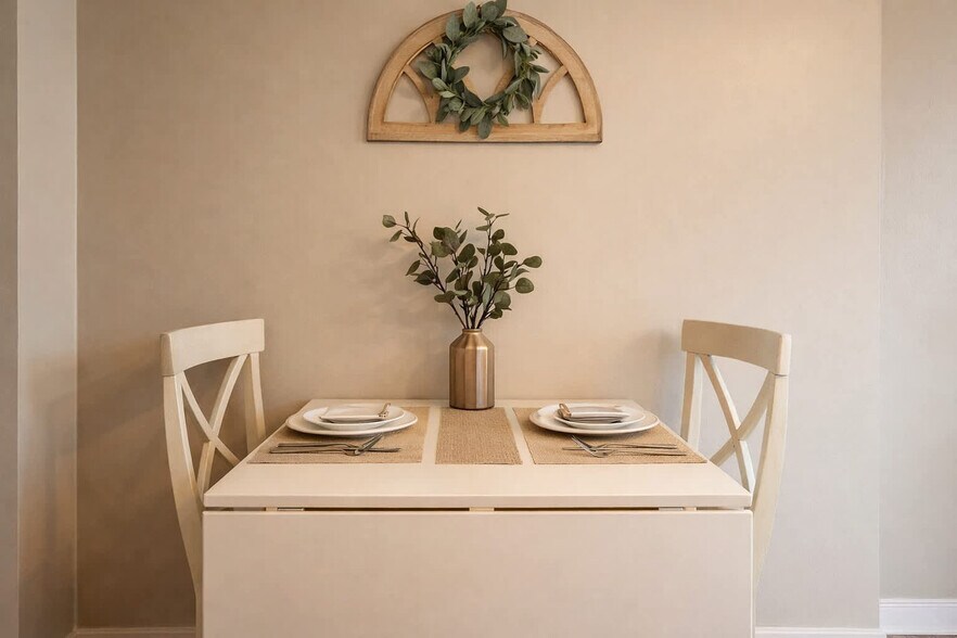 Building Photo - 905 Hill St